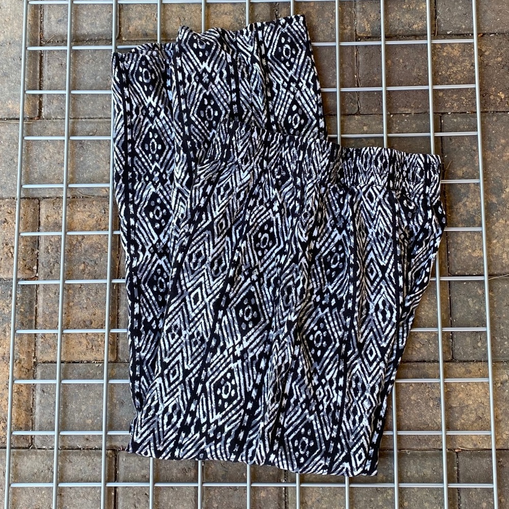 Paisley Print Wide Leg Elastic Waist Culotte Pants - Picture 2 of 2